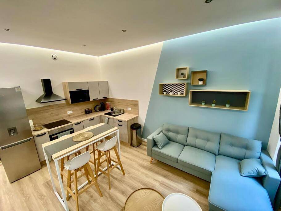 Appartement entier, Apartment in Toulon, Côte méditerranéenne (France)