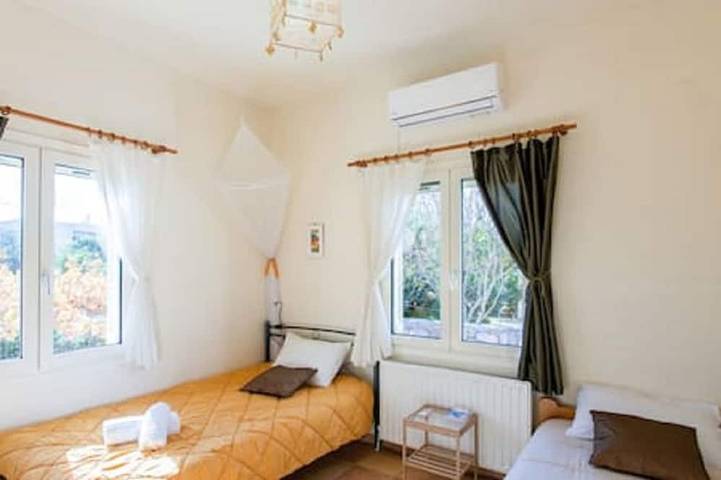 Kalathas house,  near the sea for families,friends. in Καλαθάς, Akrotiri (Chania)