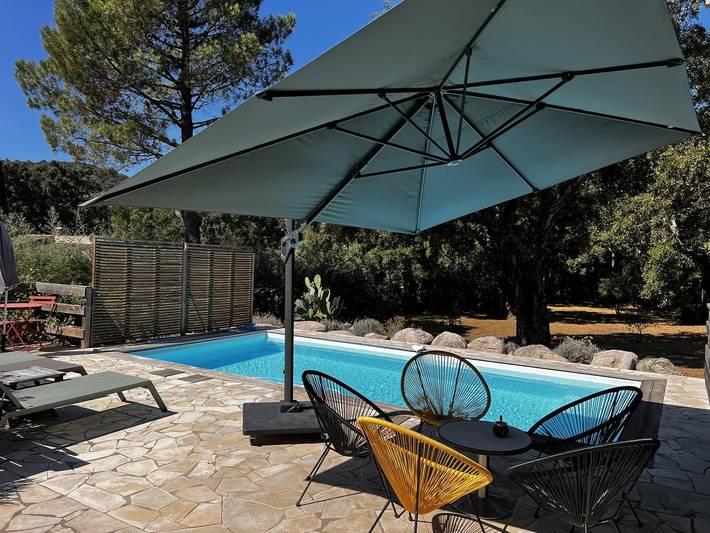 Gîte pour 6 personnes, avec Terrasse ainsi que Jardin et Piscine à San-Gavino-di-Carbini - 2