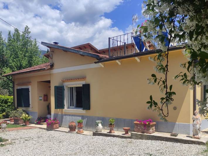 Villa mit schönem Gartne und Sonnenterrasse in Camaiore (Toscana), Riviera Toscana