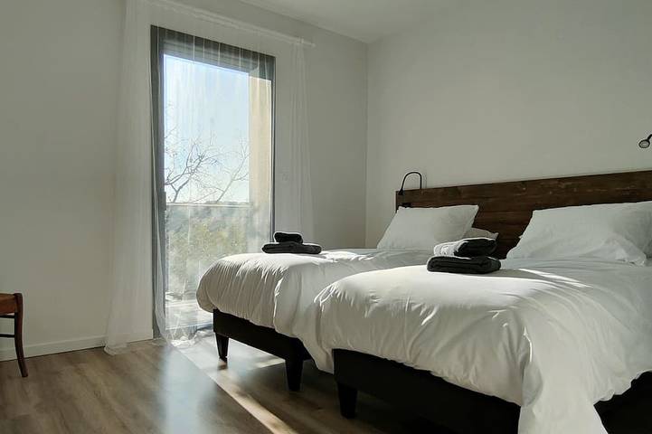 Location de vacances pour 8 personnes, avec jardin à Mercuer - 4