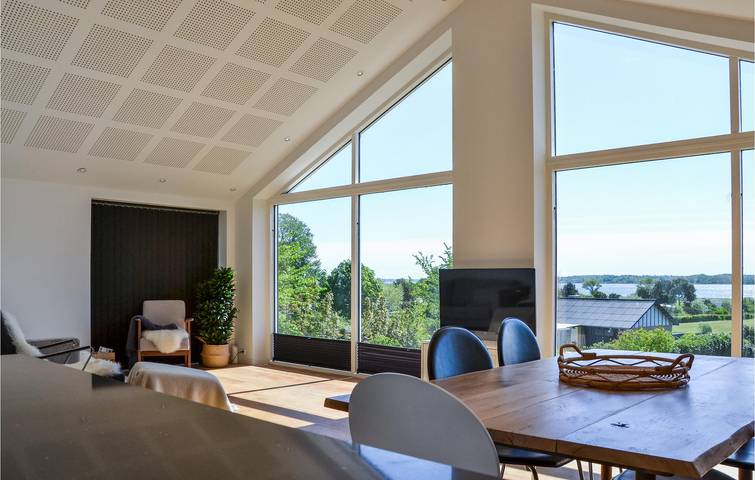 Ferienhaus für 4 Personen mit Terrasse in Hundested, Hovedstaden