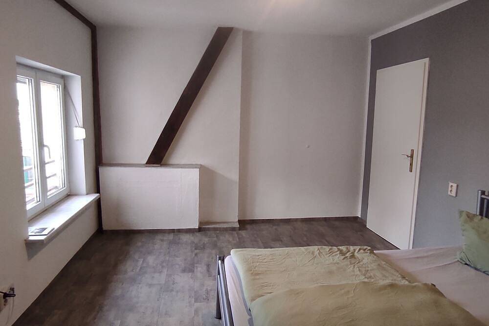 Ganze Wohnung, Apartment Cottbus City mit Blick über die Dächer - für Treppensteiger in Cottbus, Lausitz