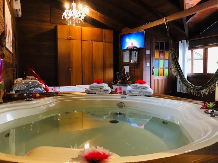 Chalet pour 2 personnes, avec jardin et jacuzzi - 1