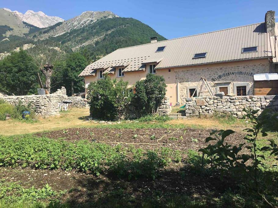 Très Grand Gîte équipé à la montagne in Le Glaizil, Parc national des Écrins
