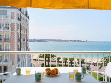 Gîte pour 6 personnes, avec terrasse dans Casino La Pergola