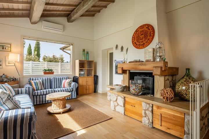 Casa Il Cappero - Villa con Piscina Privata tra le Colline Toscane in Larciano, Provincia di Pistoia