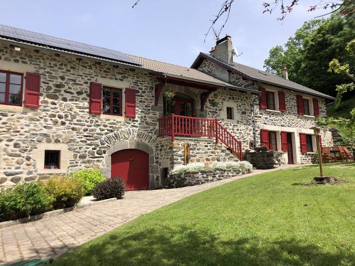 Gîte pour 2 personnes, avec terrasse ainsi que jardin et piscine
