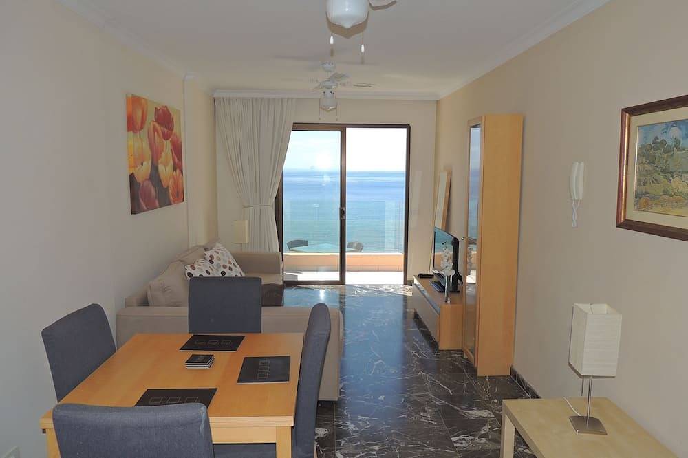 Ganze Wohnung, Spektakuläre sonnige Wohnung mit Wifi, Pool, Panoramablick Cliff & Meerblick. in Playa de los Guíos, Santiago del Teide
