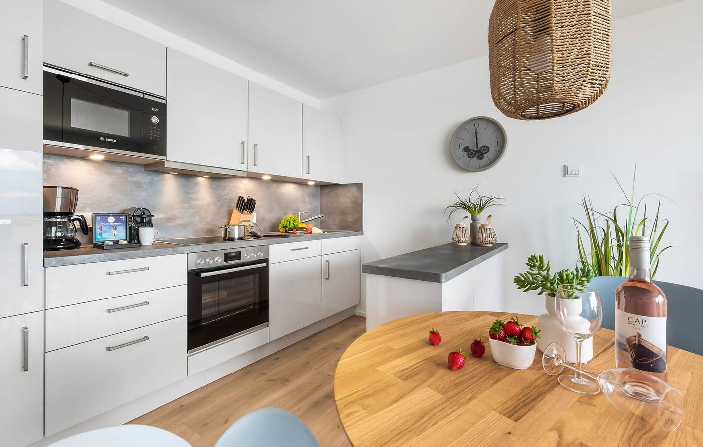 Ganze Ferienwohnung, Appartement mit Meerblick, Terrasse und Parkplatz in Olpenitz, Kappeln