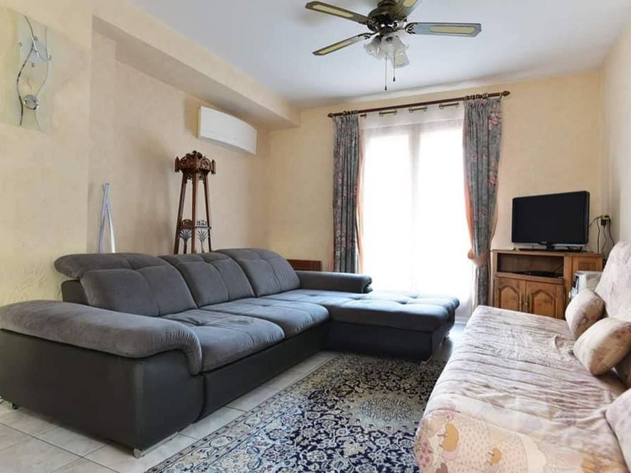 Charming house near Alsace vineyard, enclosed garden, sleeps 6 in Rouffach, Guebwiller region