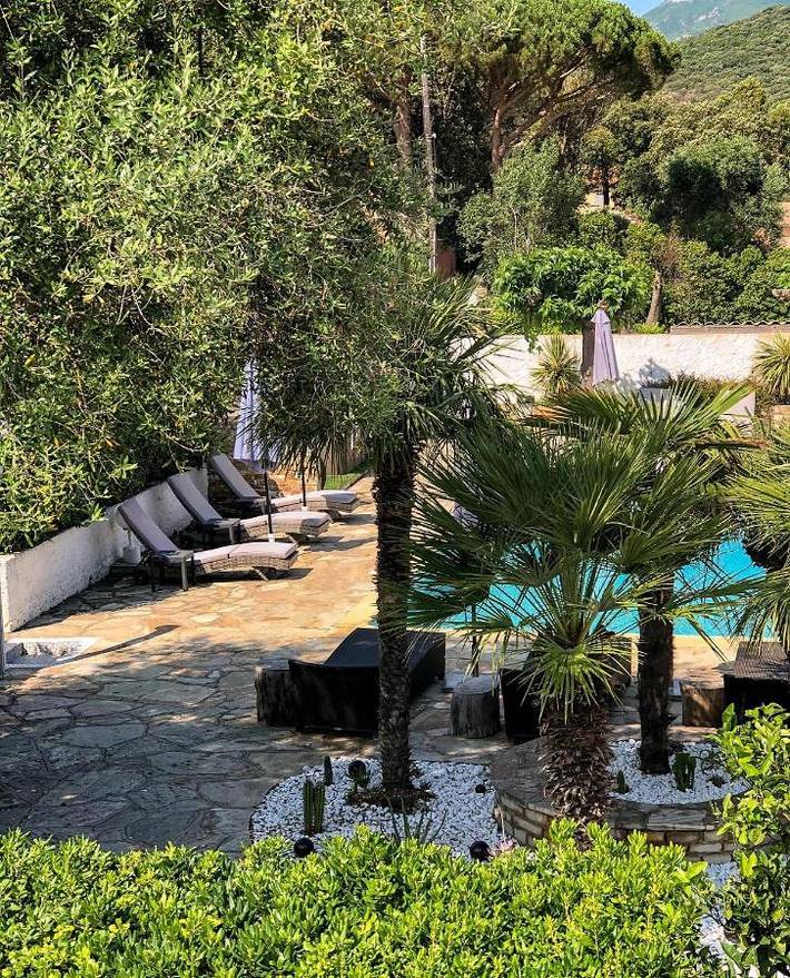 Hôtel pour 2 personnes, avec Jacuzzi ainsi que Terrasse et Piscine