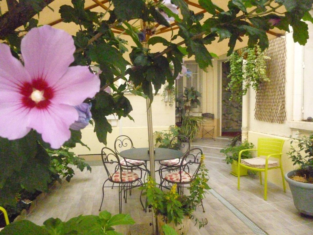 Hotel California in Vichy, Région de Vichy