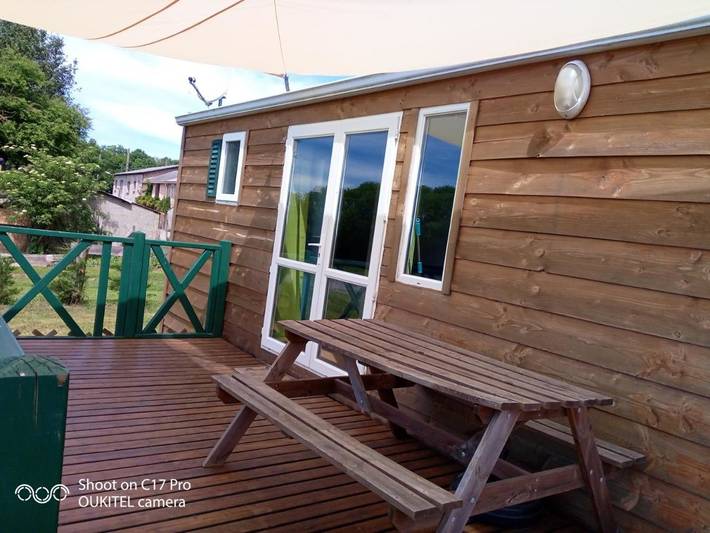 Chalet pour 4 personnes, avec terrasse ainsi que vue et jardin