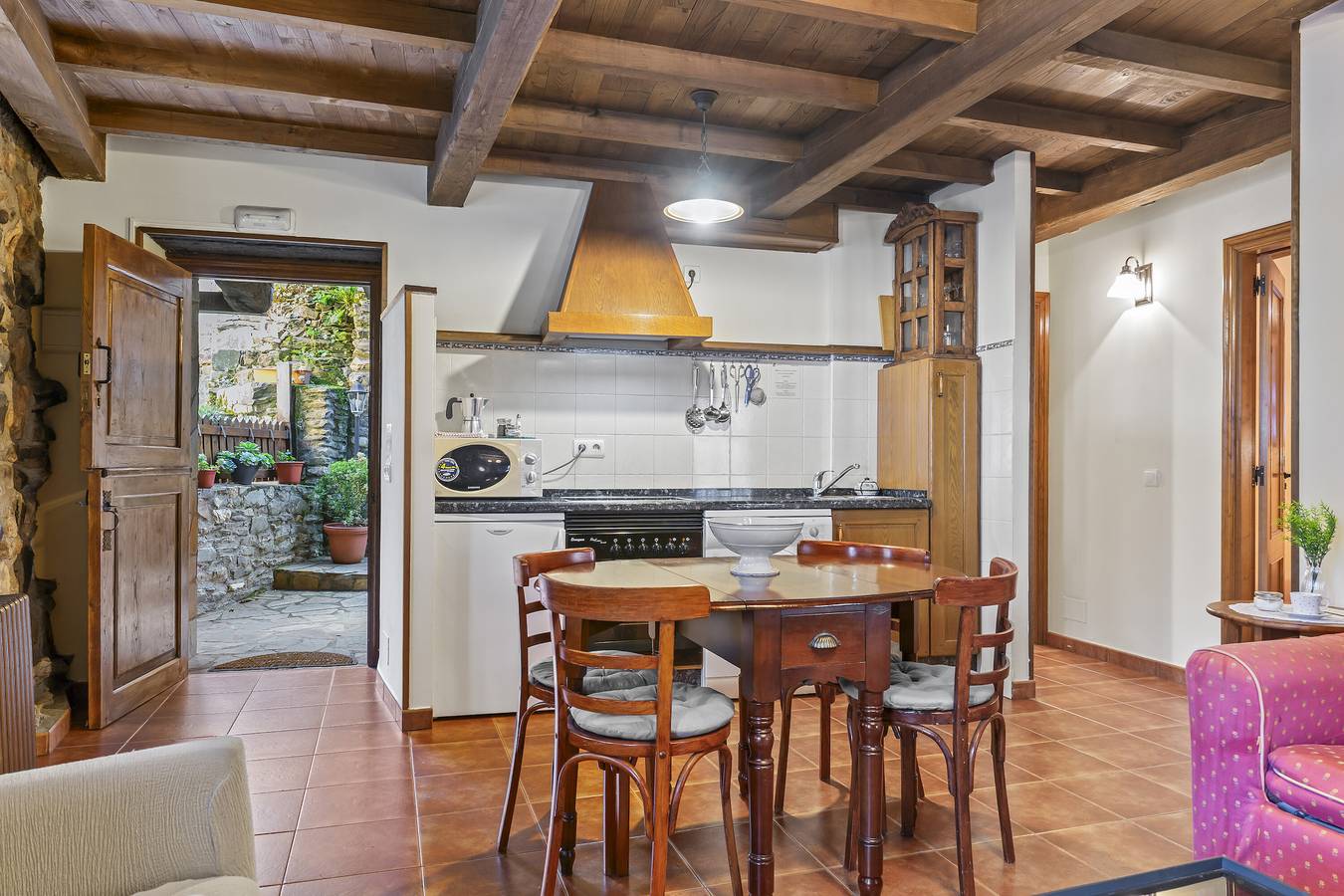 Casa rural 'Xepo' com vista para a montanha, terraço privado e Wi-Fi in Cangas del Narcea, Montanhas Cantábricas