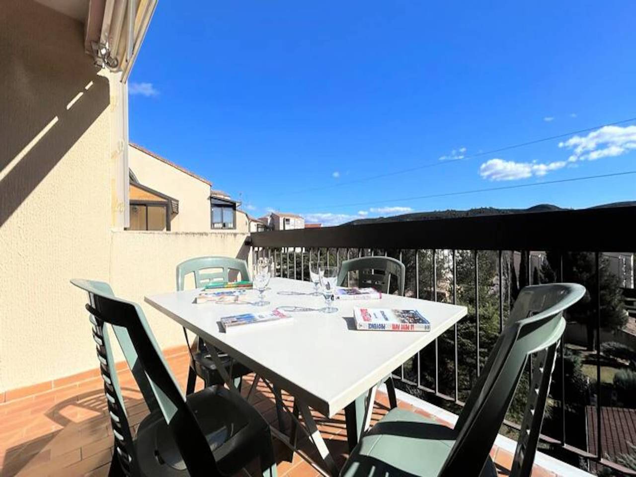 Apartamento entero, Apartamento en Provenza con terraza panorámica in Gréoux-les-Bains, Parc naturel régional du Verdon