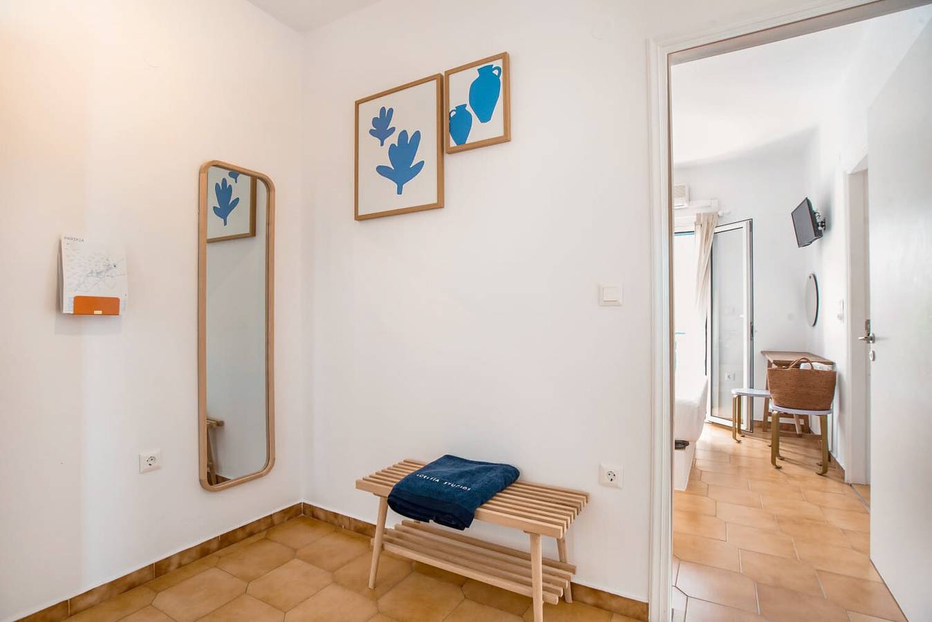 Entire apartment, Apartment '9' with Mountain View, Wi-Fi and Air Conditioning in Parikiá, Paros