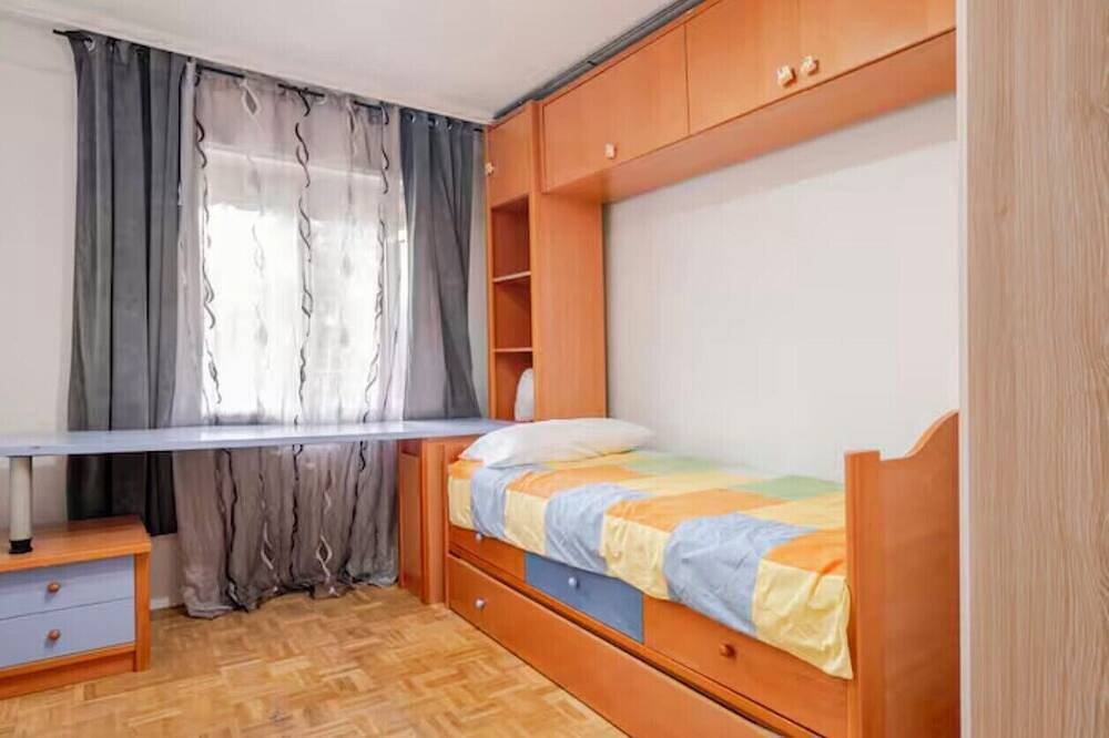 Apartamento entero, Large floor in Alcorcón with excellent connection to Madrid in Alcorcón, Provincia de Madrid