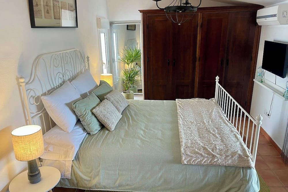 Casa Mirador de San Benito in Setenil de las Bodegas, Pueblos Blancos