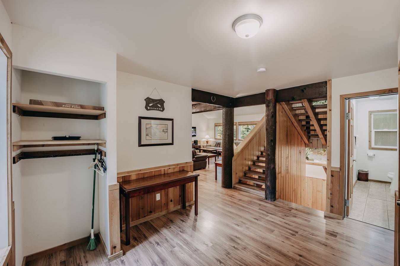 Mt Baker Lodging Cabin 3 ist eine sehr große Hütte auf einem Grundstück in Mount Baker-Snoqualmie Nationalwald