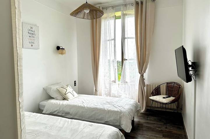 Appartement entier, Beau T3 vue Vallée de l’Eure et parking in Uzès, Région de Nîmes