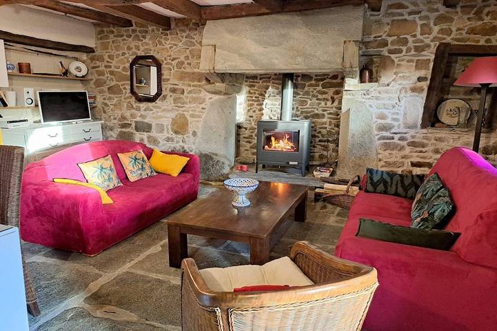 Location de vacances pour 4 personnes, avec jardin à Guimaëc