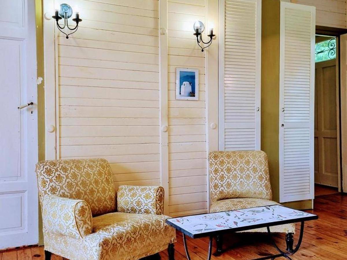 Chalet rustique en bois avec jardin clos près de Paris, animaux acceptés, tout inclus - Fr-1-649-65 in Montsoult, Val-d'Oise