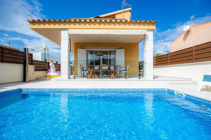 Ferienhaus für 8 Personen, mit Balkon und Garten in Campos