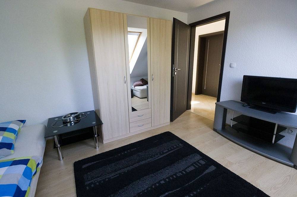 Ganze Wohnung, Wohnung in Naterki mit Terrasse, Garten und Grill in Powiat Olsztyński