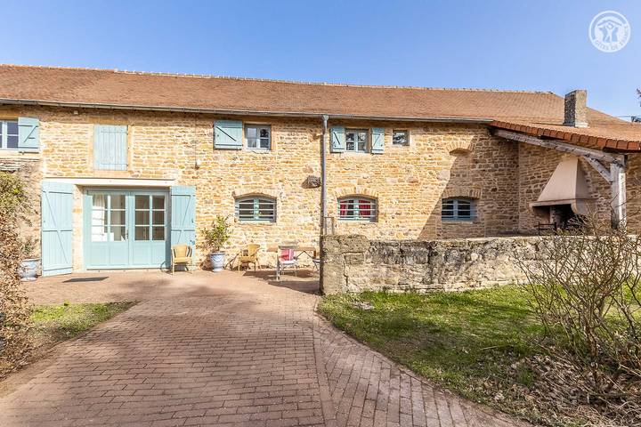 Gîte pour 2 personnes, avec terrasse et jardin dans Saône-et-Loire - 4