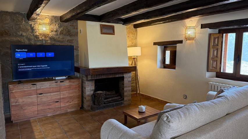 Rural house 'El Casó Rural' with private pool, terrace, and Wi-Fi in Montmajor, Barcelona Province