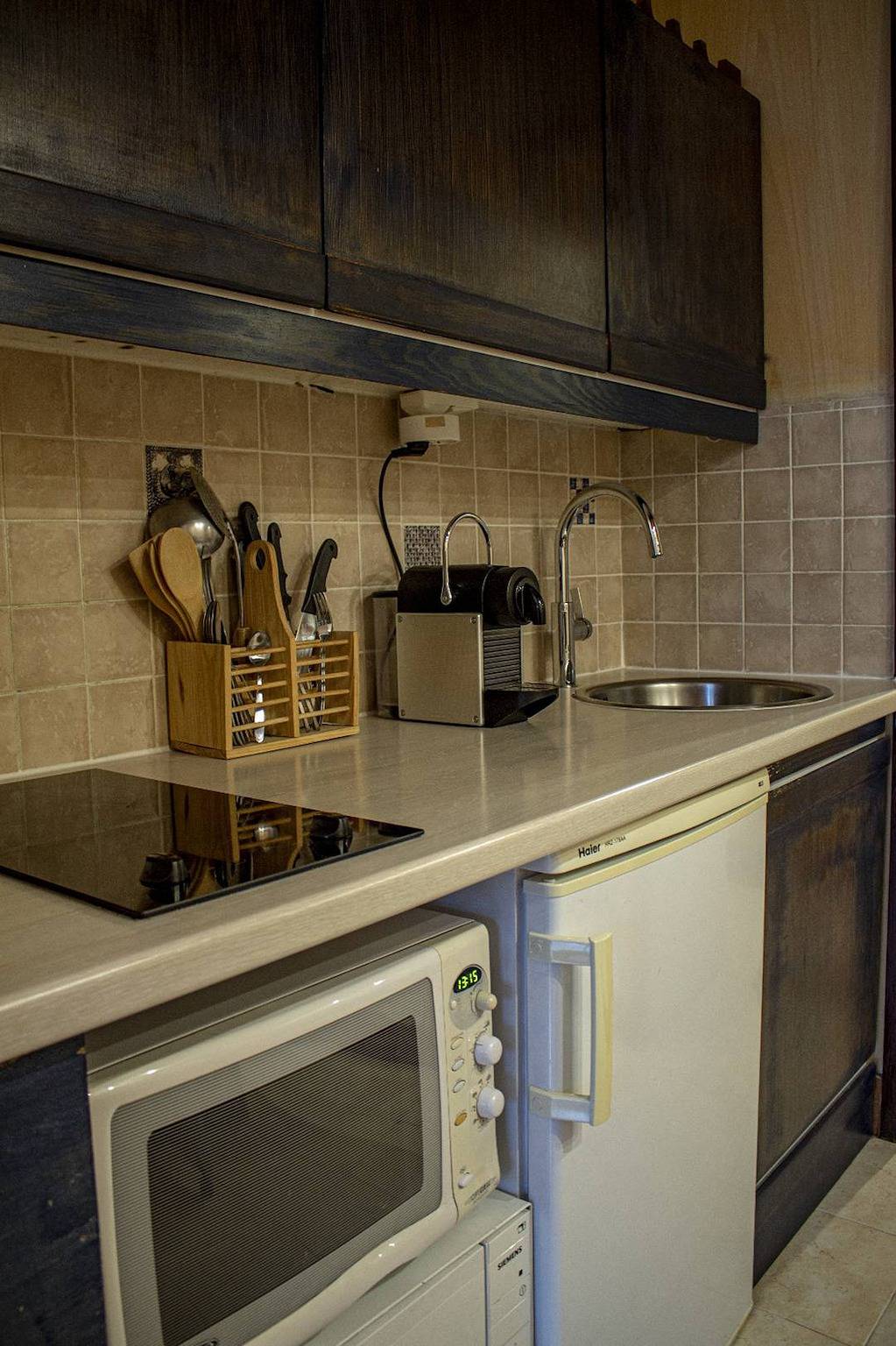 Entire holiday apartment, Cosy studio in the centre of town in Isola 2000, Isola