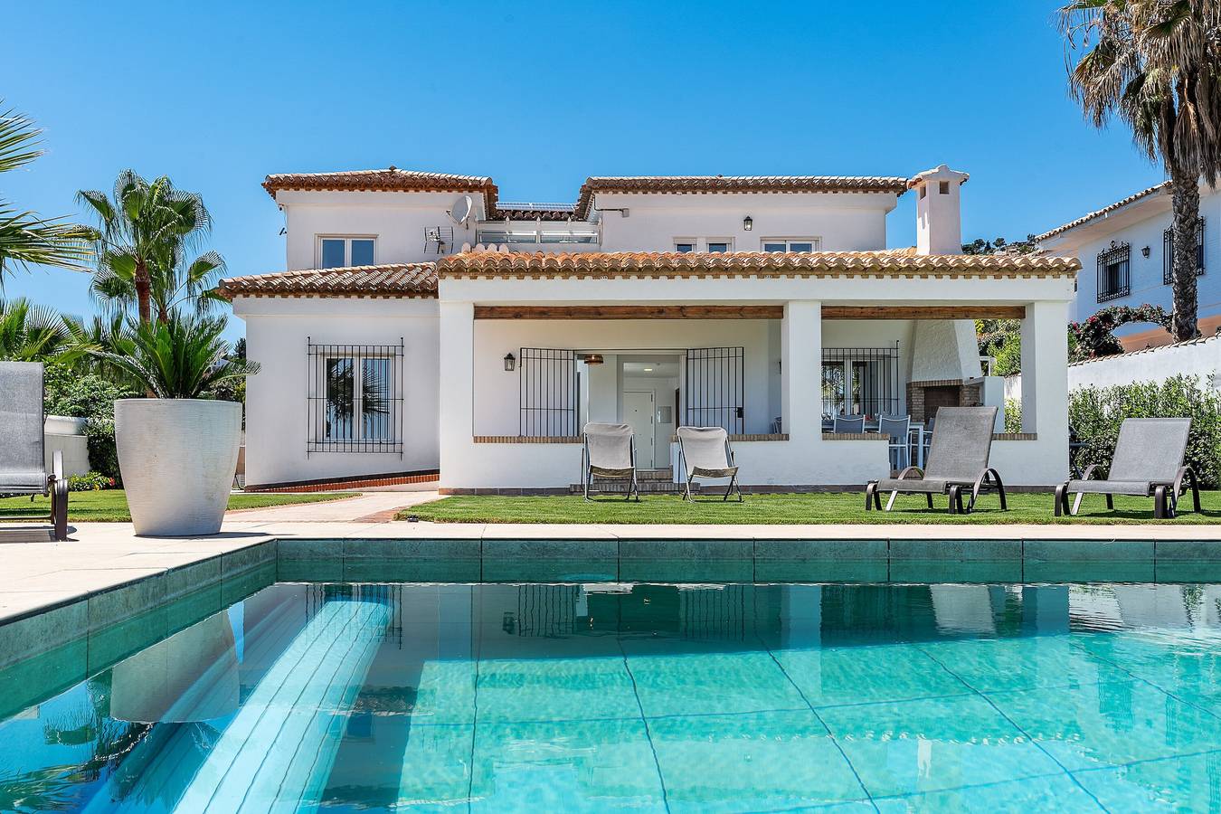 Villa "Las Arenas" with Sea View, Private Pool & Wi-Fi in Monte de los Almendros, Salobreña