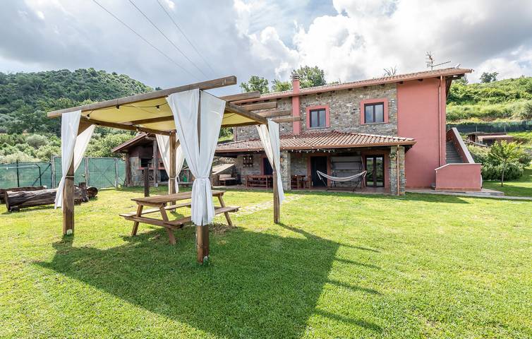 Appartamento vista mare con parcheggio, aria condizionata, piscina e internet in Torchiara, Cilento Coast