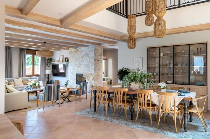 Casa de vacaciones para 13 personas, con jardín además de vistas y piscina - 1