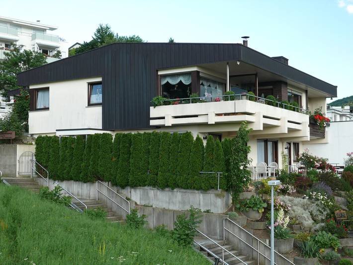 Ferienwohnung für 2 Personen, mit Balkon/Terrasse und Terrasse sowie Garten