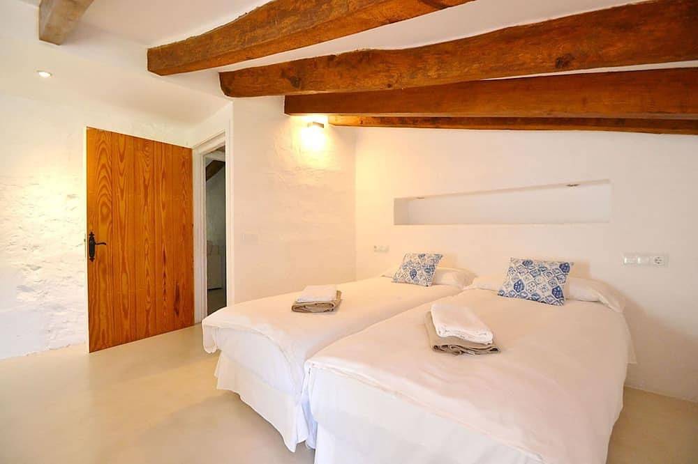 Villa en Búger con Piscina y Vistas in Búger, Interior de Mallorca