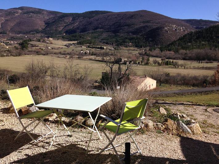 Gîte pour 2 personnes, avec jardin et terrasse à Reilhanette