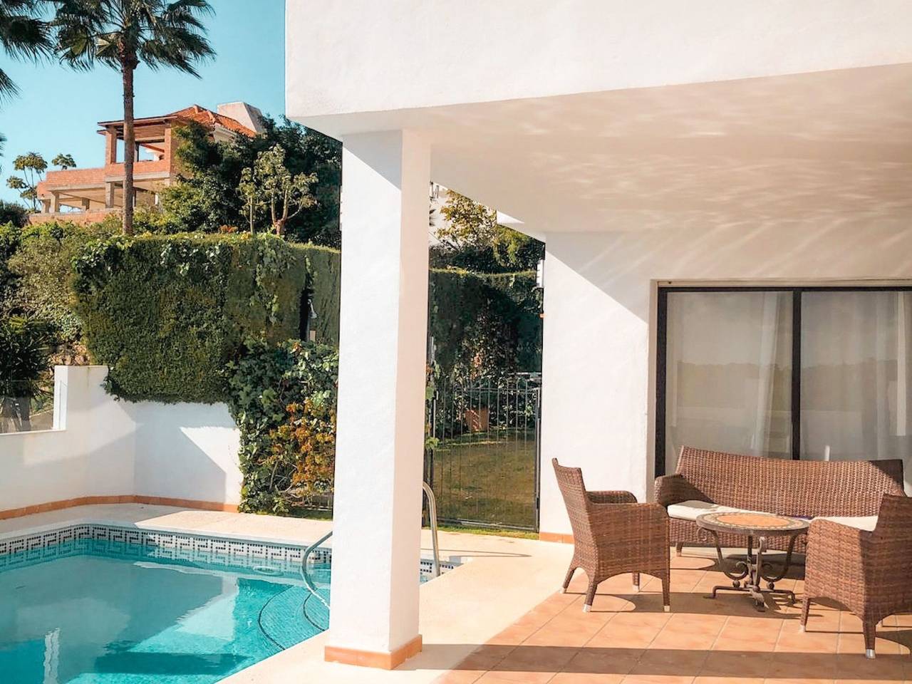 Schöne 4Bdr-Villa mit fantastischer Aussicht in Nueva Andalucia Golf Valley, Marbella