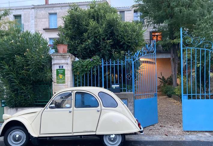 Location de vacances pour 2 personnes, avec jardin ainsi que vue et terrasse à Pouzols