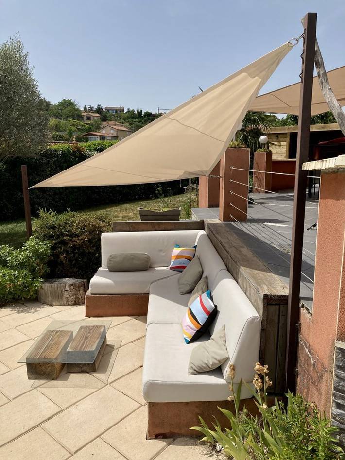 Gîte pour 3 personnes, avec jardin ainsi que piscine et terrasse à Millau - 4