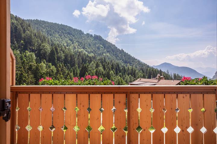 Entire apartment, Apartment "Gabrielli Anna" with Mountain View, Wi-Fi, Terrace & Garden in Trodena nel Parco Naturale, South Tyrol