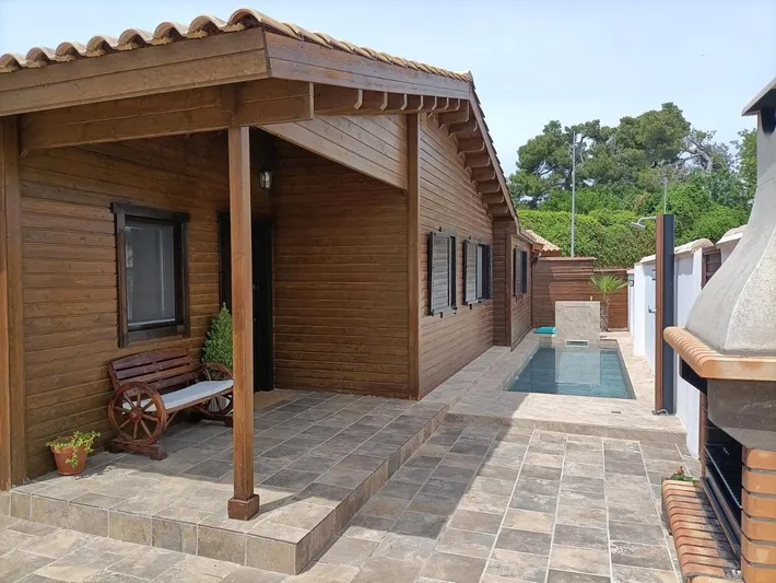Maison de campagne pour 9 personnes, avec terrasse et piscine - 1