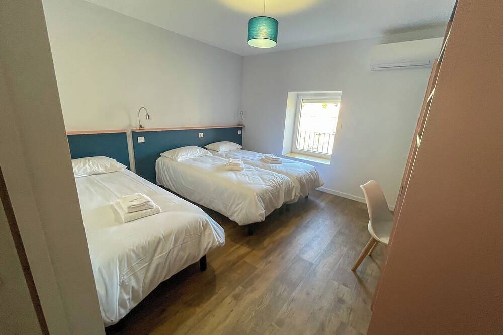 Gîte la Bamboche - 15 couchages, salle sur demande in Lapte, Haute-Loire