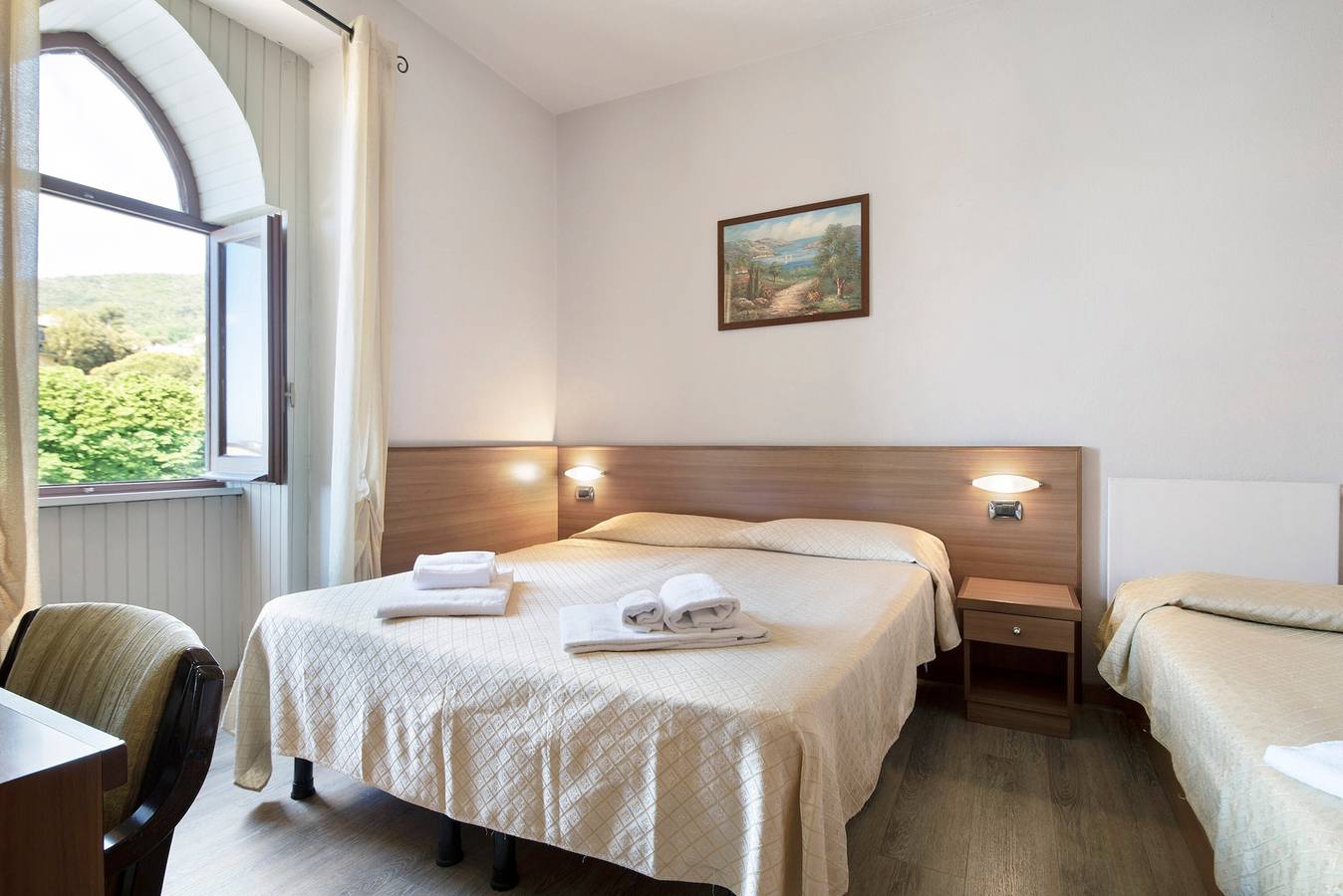 Apartamento entero, Apartamento “Bilocale Moneglia 37” con piscina compartida y Wi-Fi in Bagni Jolanda, Moneglia