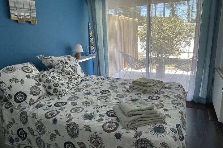 Location de vacances pour 10 personnes, avec terrasse et jardin, animaux acceptés dans Cazaux - 3