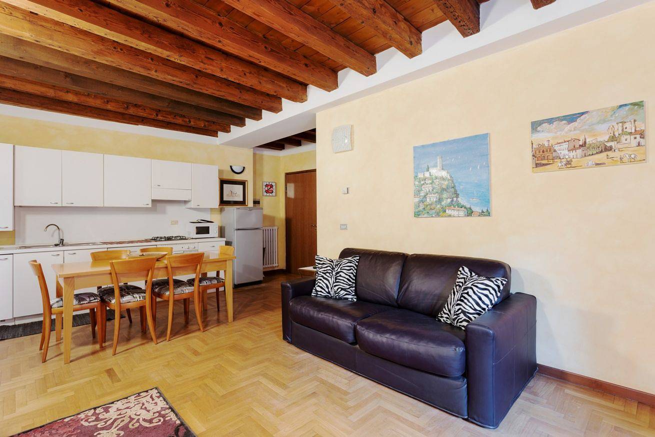 Apartamento entero, Discover Verona on foot! Lovely apt x4 in Centro Storico, Verona