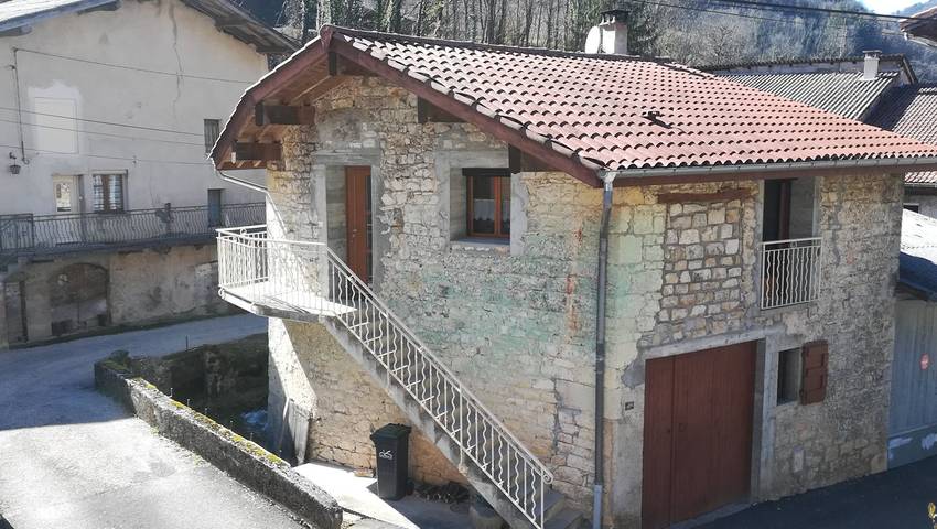Gîte pour 4 personnes, avec terrasse dans l' Ain - 4