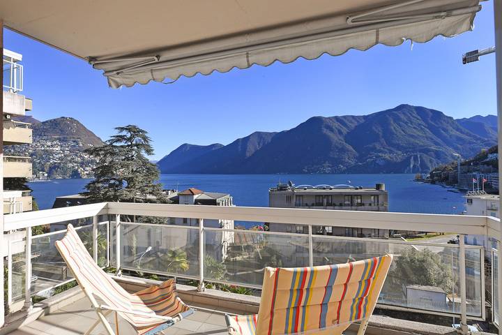 Vacation rental for 4 people, with terrace and lake view in Lugano