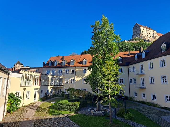 Hotel, mit Terrasse und Garten sowie Ausblick in Burghausen - 2